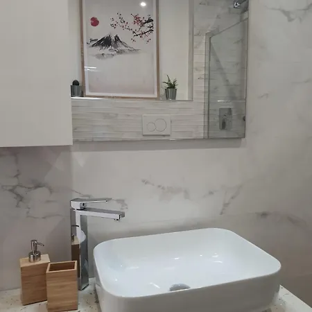 Amare - * Μπάρι